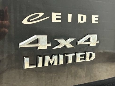 Used 2012 Jeep Liberty Limited AWD/4WD image 28