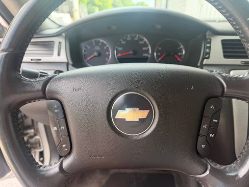 Used 2008 Chevrolet Impala LTZ FWD image 18