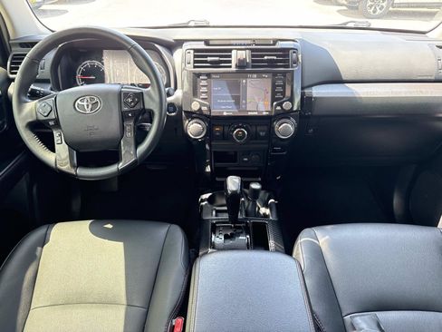 Used 2020 Toyota 4Runner TRD Off-Road Premium w/ Moonroof Package AWD/4WD image 32