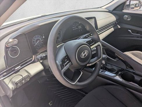 Used 2024 Hyundai Elantra Blue FWD image 10