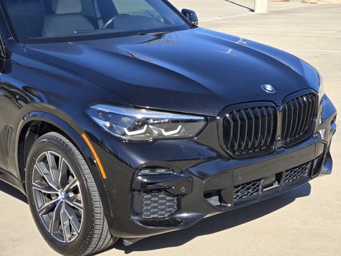 Used 2022 BMW X5 xDrive40i w/ M Sport Package image 5
