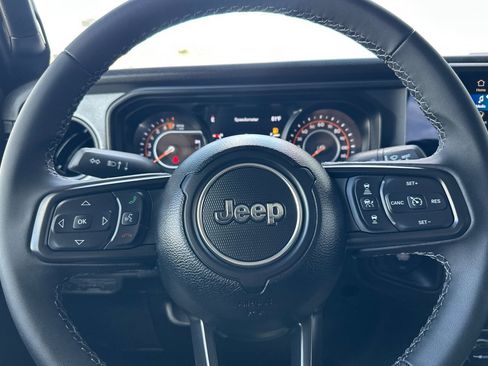 New 2025 Jeep Gladiator Willys image 22