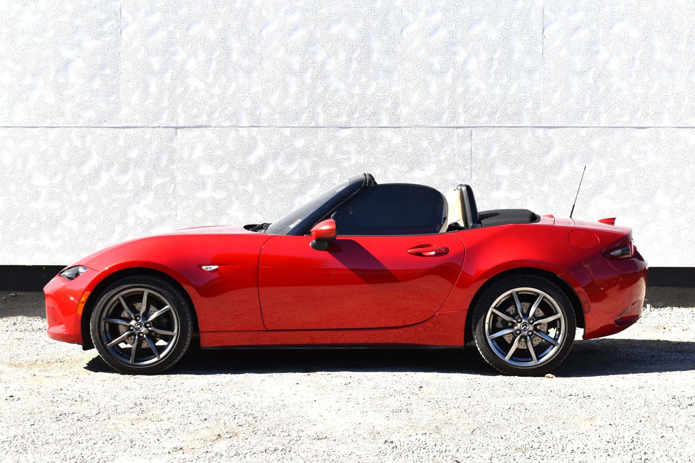 Used 2016 MAZDA MX-5 Miata Grand Touring RWD image 17
