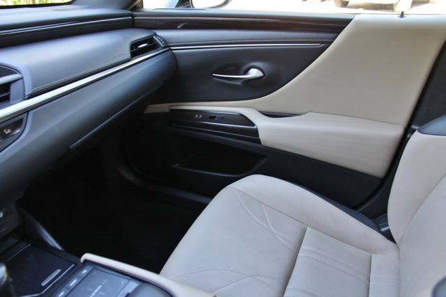 Used 2019 Lexus ES 350 w/ Accessory Package FWD image 31