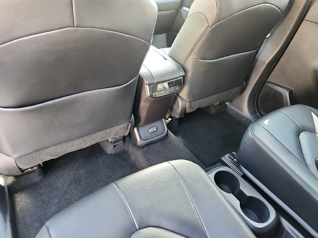 Certified 2025 Toyota Highlander XLE AWD/4WD image 12