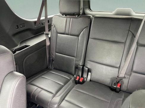 Used 2024 Chevrolet Suburban RST w/ Luxury Package AWD/4WD image 12