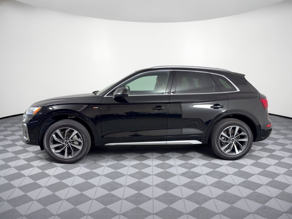 Certified 2023 Audi Q5 2.0T Premium w/ Convenience Package AWD/4WD image 2