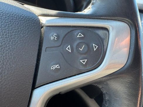 Used 2019 GMC Acadia SLT FWD image 17