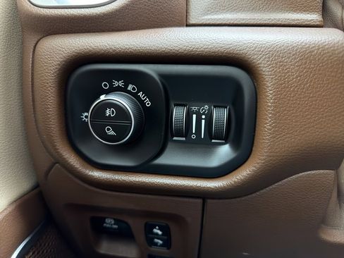 Used 2021 RAM 1500 Laramie image 29