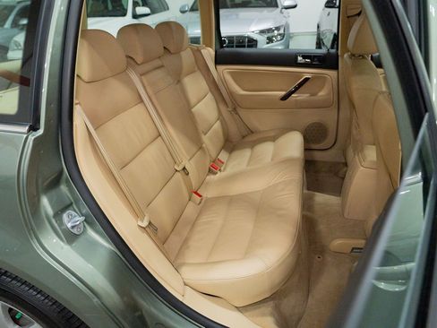 Used 2002 Volkswagen Passat GLX image 27