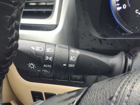 Used 2017 Toyota Highlander XLE image 17