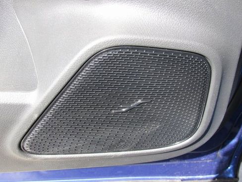 Used 2025 Mercedes-Benz GLB 250 4MATIC image 37