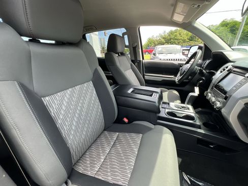 Used 2018 Toyota Tundra SR5 w/ TRD Off Road Package AWD/4WD image 25