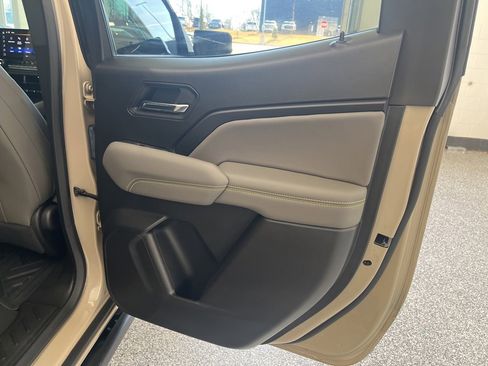 Used 2024 Chevrolet Colorado ZR2 w/ Technology Package image 33