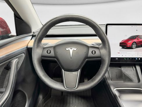 Used 2024 Tesla Model Y Long Range AWD/4WD image 7
