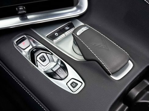 Used 2021 Chevrolet Corvette Stingray w/ Engine Appearance Package image 25