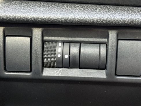 Certified 2024 Subaru Crosstrek 2.0i Premium image 25