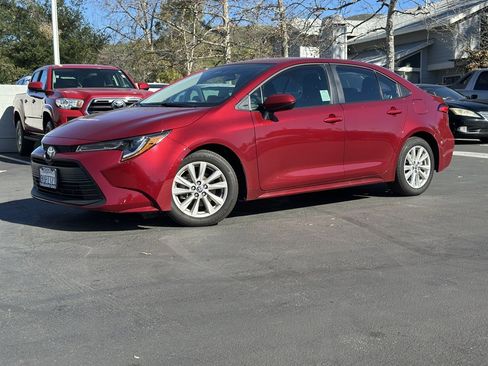 Used 2025 Toyota Corolla LE image 1
