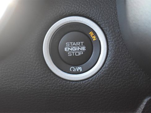 Used 2024 RAM 1500 Laramie image 33