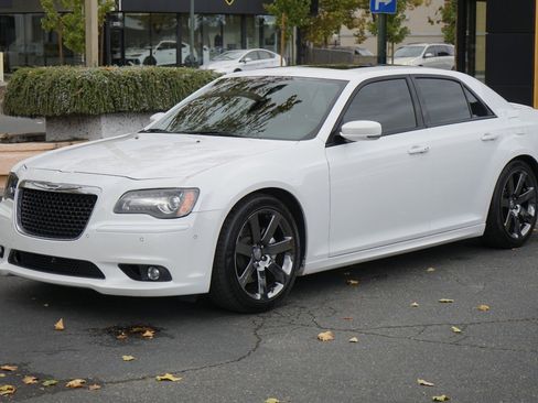 Used 2014 Chrysler 300 SRT8 w/ Leather Interior Group image 2