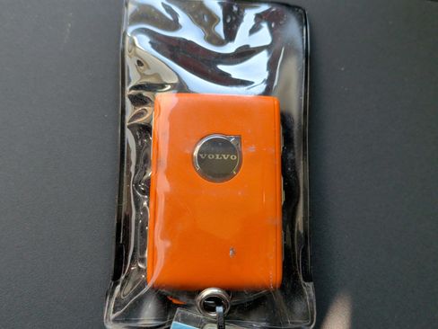 Used 2025 Volvo XC90 B6 Plus image 36