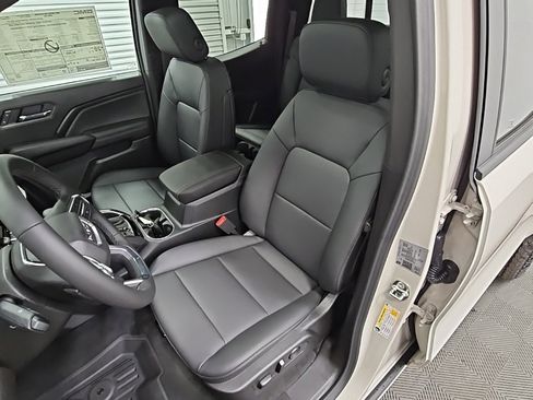 New 2026 GMC Canyon Elevation w/ Convenience Package image 29