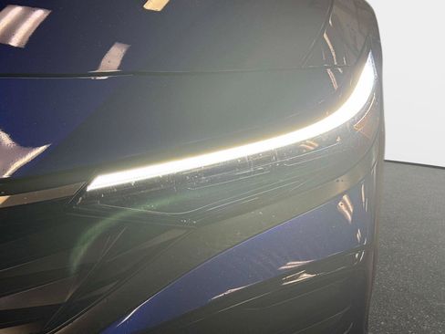 Used 2024 Hyundai Elantra SEL w/ Convenience Package image 10