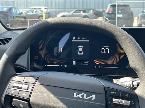 Used 2025 Kia K4 FWD image 40