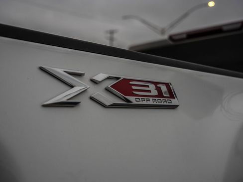 Used 2024 GMC Sierra 2500 SLE w/ SLE Convenience Package AWD/4WD image 10