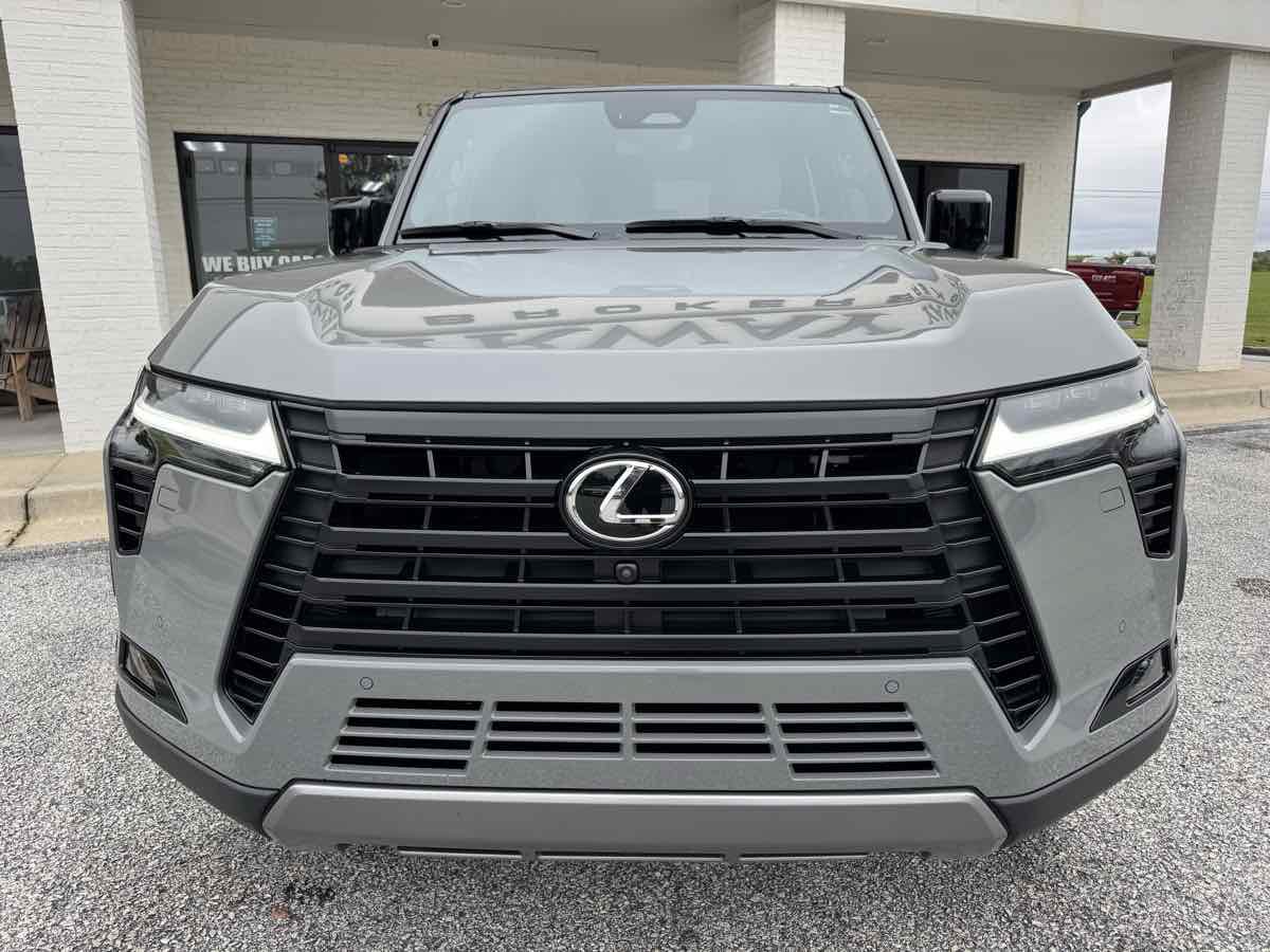 Used 2025 Lexus GX 550 AWD/4WD image 3