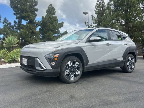 Used 2025 Hyundai Kona SEL FWD image 1