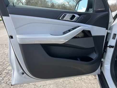 Used 2024 BMW X5 xDrive40i w/ Premium Package image 23