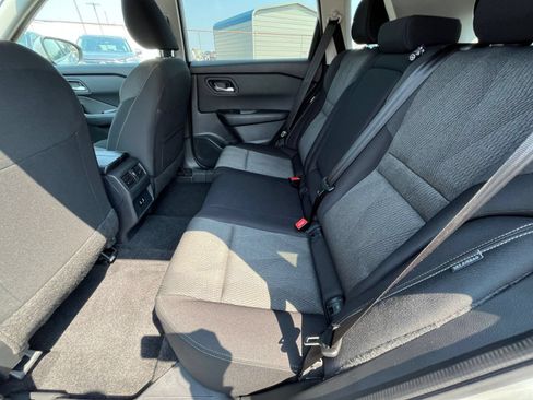 Used 2025 Nissan Rogue SV FWD image 28