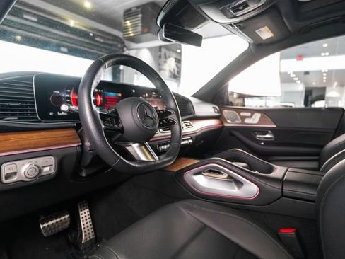 Certified 2025 Mercedes-Benz GLS 450 4MATIC image 4