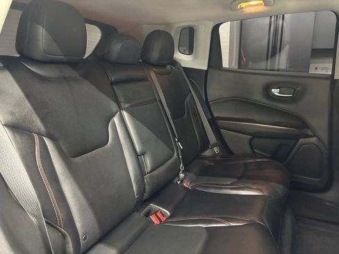 Used 2018 Jeep Compass Trailhawk w/ Leather Interior Group AWD/4WD image 23