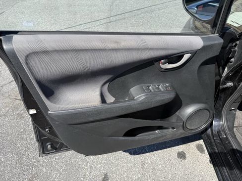 Used 2011 Honda Fit image 9