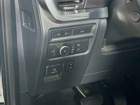 Used 2021 Ford F150 Lariat w/ Equipment Group 502A High image 11