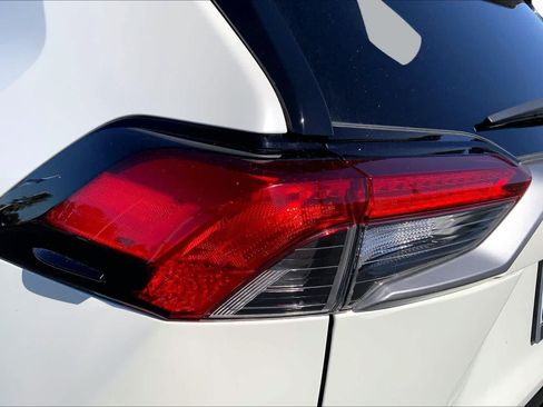 Used 2022 Toyota RAV4 XSE AWD/4WD image 28