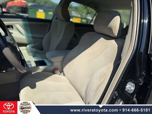 Used 2009 Toyota Camry LE FWD image 11