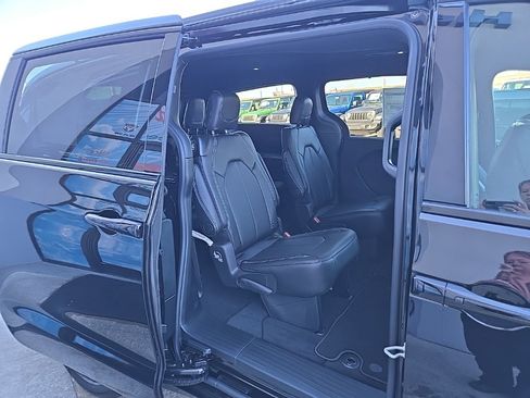New 2026 Chrysler Pacifica Select w/ S Appearance Package image 74