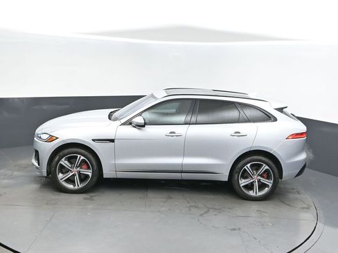 Used 2017 Jaguar F-PACE S image 31