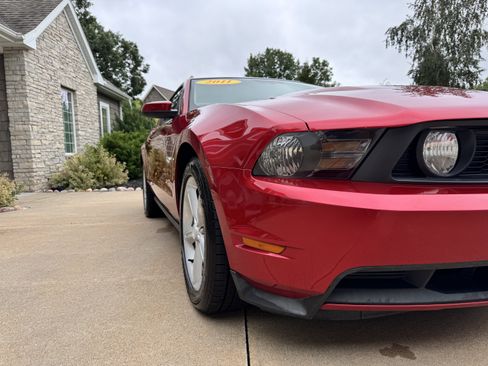 Used 2011 Ford Mustang GT Premium RWD image 32