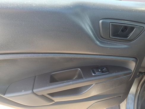 Used 2019 Ford Fiesta SE image 11