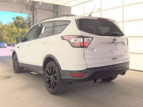 Used 2018 Ford Escape SE w/ SE Sport Appearance Package AWD/4WD image 8