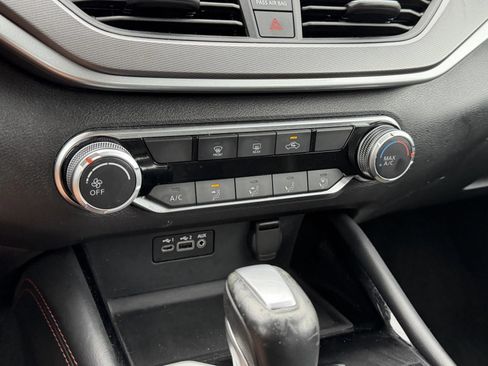 Used 2025 Nissan Altima 2.5 SR AWD/4WD image 18