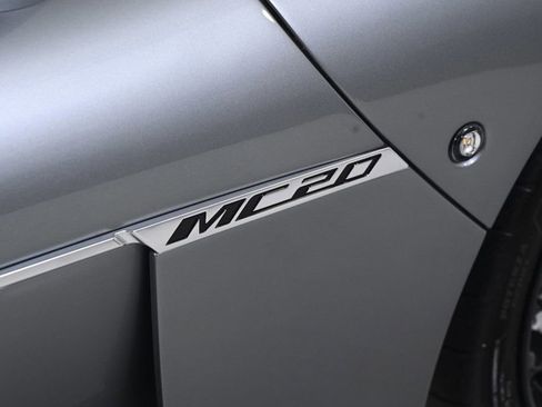 Used 2022 Maserati MC20 Coupe image 23
