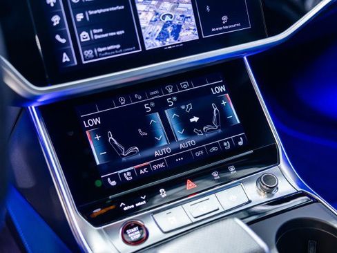 Used 2025 Audi RS 6 performance AWD/4WD image 40