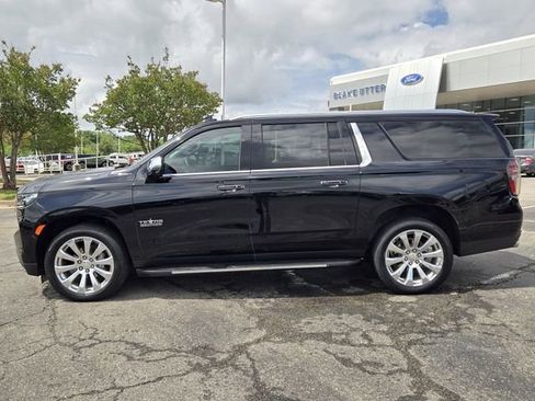 Used 2024 Chevrolet Suburban Premier w/ Texas Edition AWD/4WD image 4