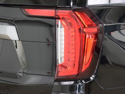 Used 2023 GMC Yukon AT4 w/ AT4 Premium Plus Package image 21