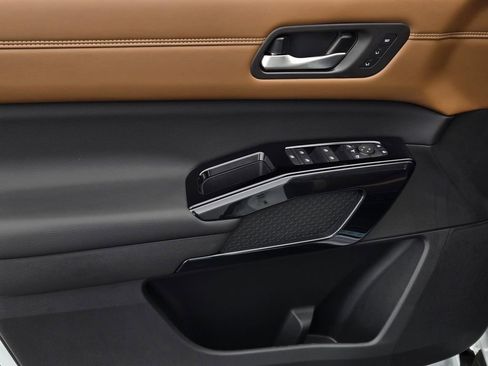 New 2026 Nissan Pathfinder Platinum AWD/4WD image 18